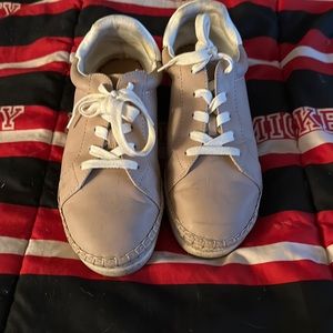 Size 8&1/2 , bought this at a pop up show sale for 30 , only worn them 2x